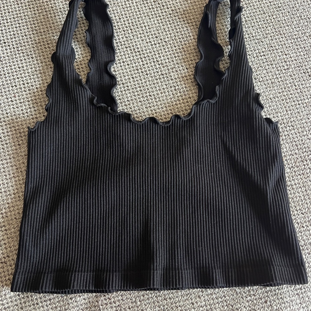 Tilly’s Black Ribbed Crop Top